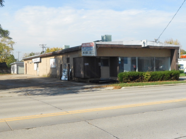 1231 S. Commercial St, Neenah, WI 54956