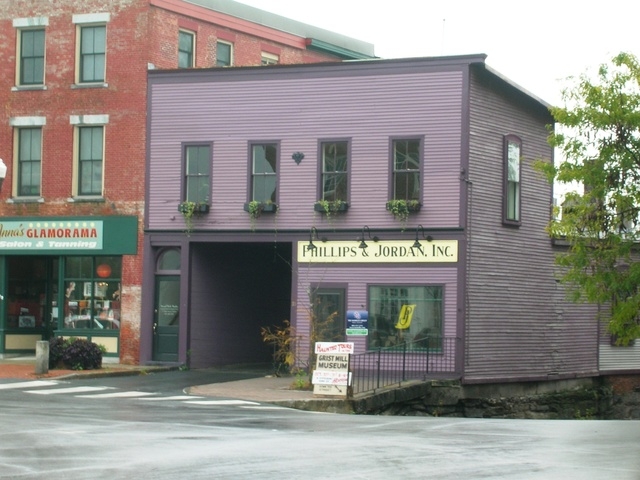 55 The Square Upstairs, Bellows Falls, VT 05101