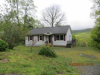 224 Mountainside Rd, Harpers Ferry, WV 25425