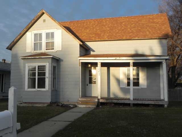 121 5th Ave N, Casselton, ND 58012