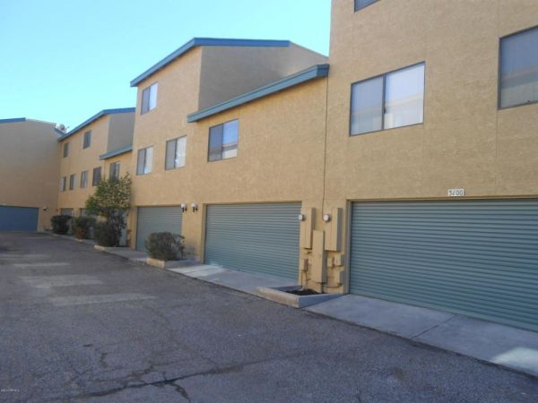 3104 E Corte De La Raqueta, Tucson, AZ 85716