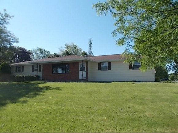 207 Center Dr, Luxemburg, WI 54217