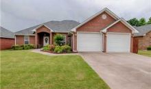319 Dunolly Ln. Florence, AL 35633