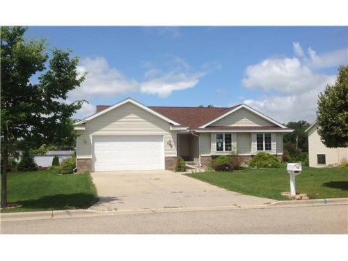 508 Tanglewood Dr, De Forest, WI 53532