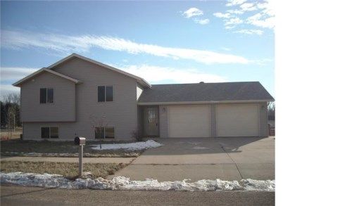 811 NW 10th St, Madison, SD 57042
