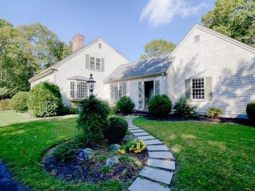 18 Calico Ln, Osterville, MA 02655