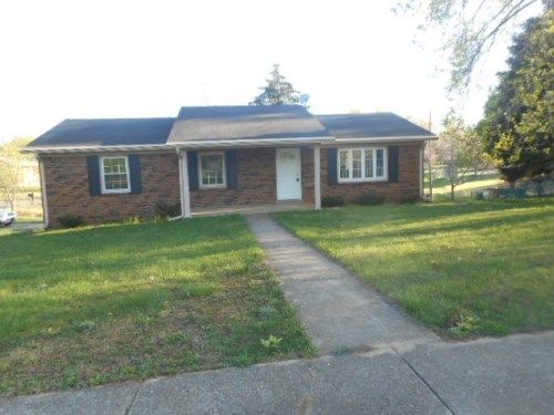 386 Congress Dr, Radcliff, KY 40160