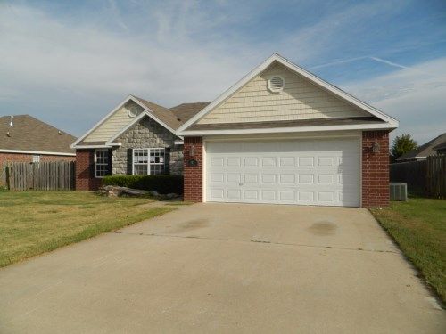 307 Southpointe Ave, Rogers, AR 72758