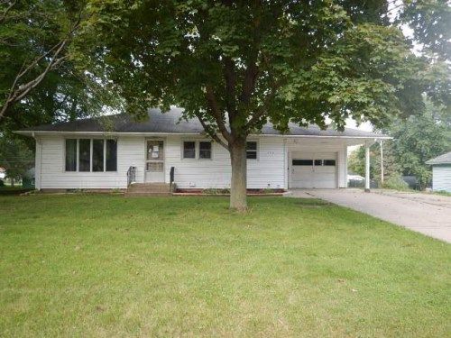 828 Lincoln Ave SW, Faribault, MN 55021