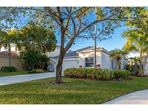 587 WILLOW BEND RD, Fort Lauderdale, FL 33327