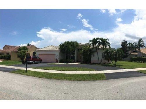 8812 Southern Orchard Rd, Fort Lauderdale, FL 33328