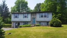 327 Valley View Dr Radcliff, KY 40160