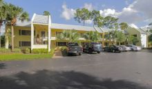711 FOREST CLUB DR UNIT 317 West Palm Beach, FL 33414