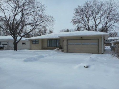 2021 S Covell Ave, Sioux Falls, SD 57105