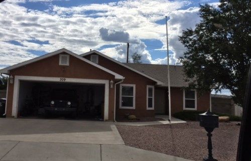 309 Low Mountain St, Gallup, NM 87301