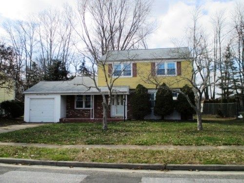 322 Justice Dr, Penns Grove, NJ 08069