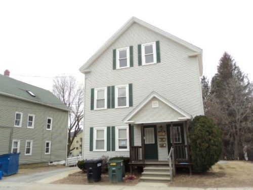 15 Robinson St, Webster, MA 01570