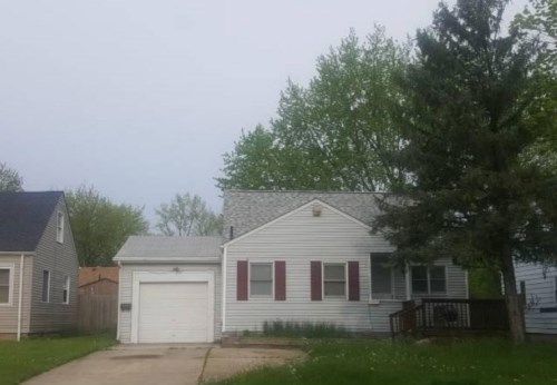 1204 Maple Dr, Lorain, OH 44052