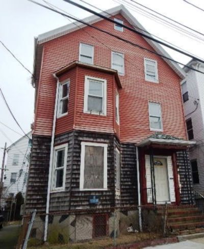 14 Viall St, New Bedford, MA 02744
