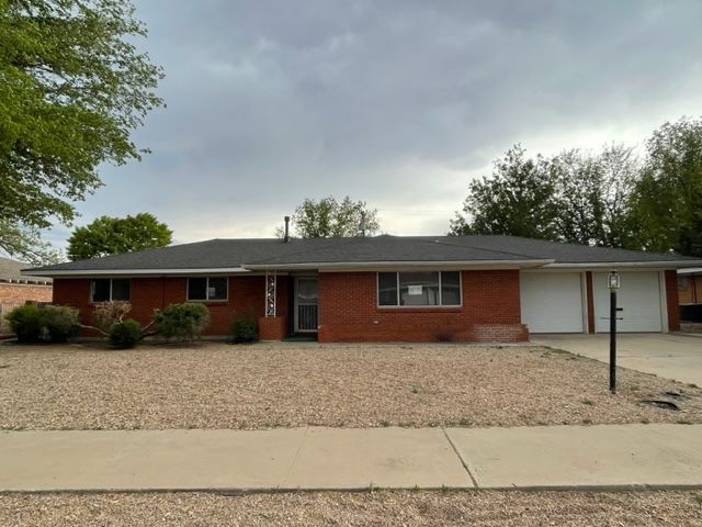 504 New Mexico Dr, Roswell, NM 88203