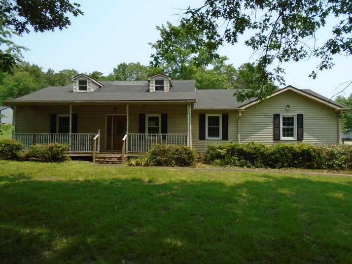 710 Red Hill Rd, Nortonville, KY 42442