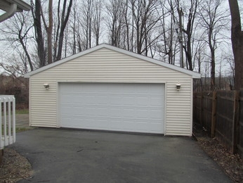 23226 Lakewood St, Clinton Township, MI 48035