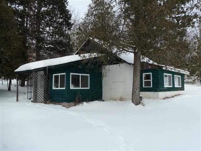 1893 Somerville Rd, Central Lake, MI 49622