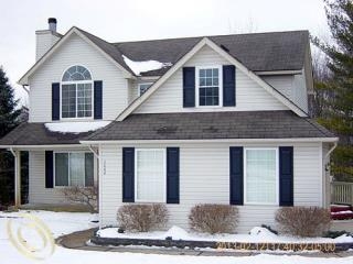 1044 Clearview Dr, Oxford, MI 48371