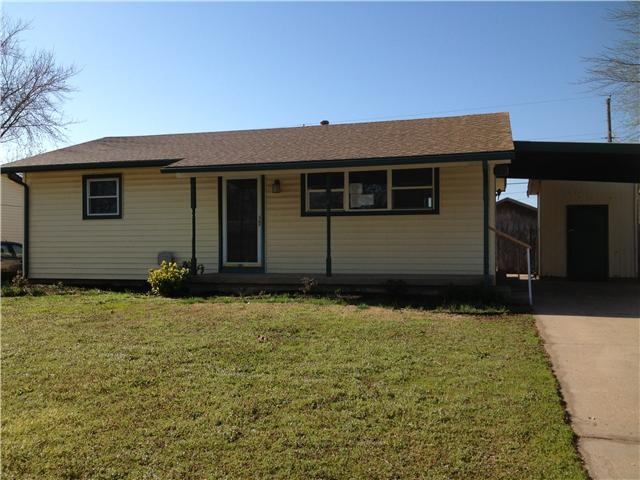 445 W 7th St, Haysville, KS 67060
