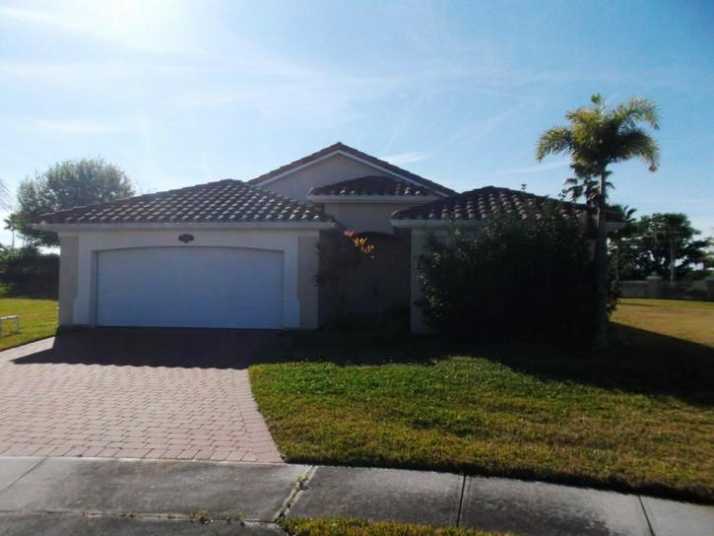 1901 Cavendish Ct, Rockledge, FL 32955