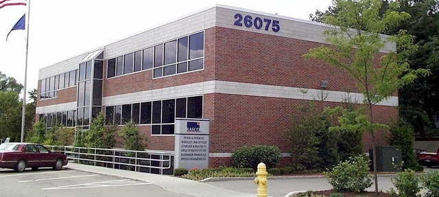 26075 Woodward Ave, Huntington Woods, MI 48070