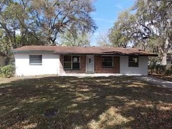 1403 Pembrook Dr, Leesburg, FL 34748