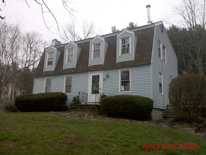 27 Boyd Rd, Londonderry, NH 03053