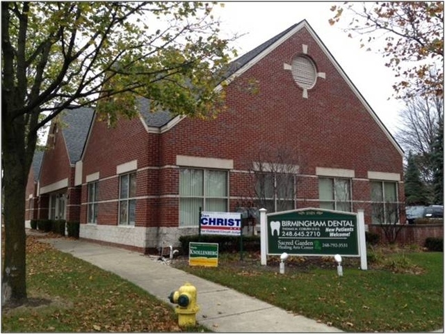 2151 E 14 MILE RD, Birmingham, MI 48009