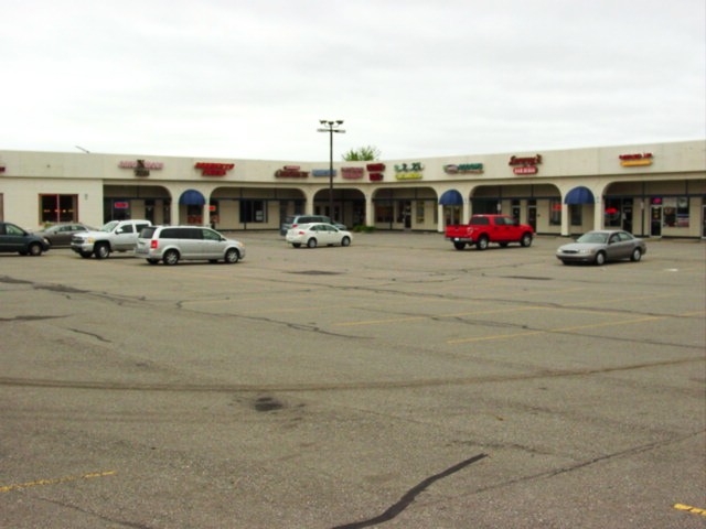 16611 21 Mile Rd, Macomb, MI 48044