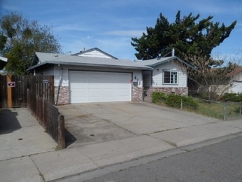 415 Elm Avenue, Manteca, CA 95336