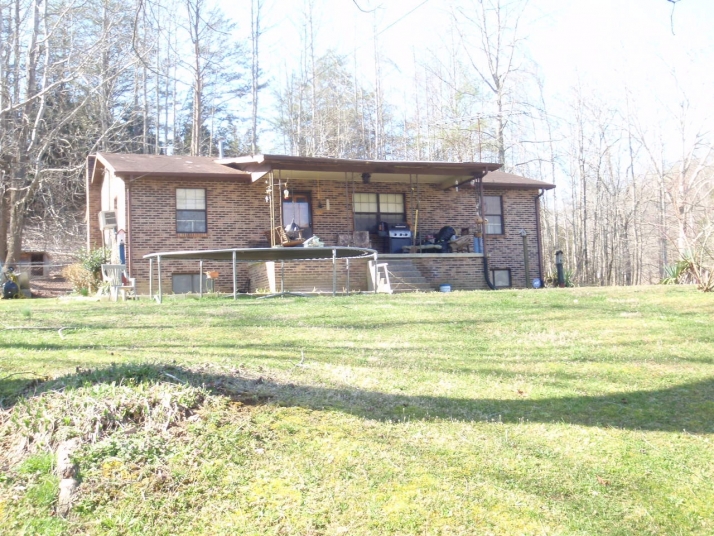 5516 Tater Valley Road, Washburn, TN 37888