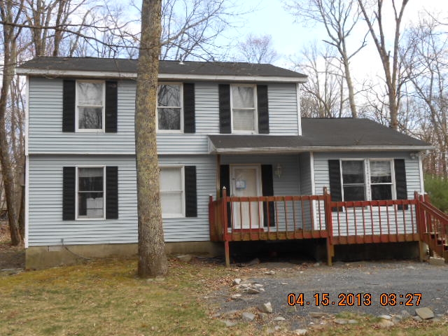 14 Walnut Dr Rust, Bushkill, PA 18324