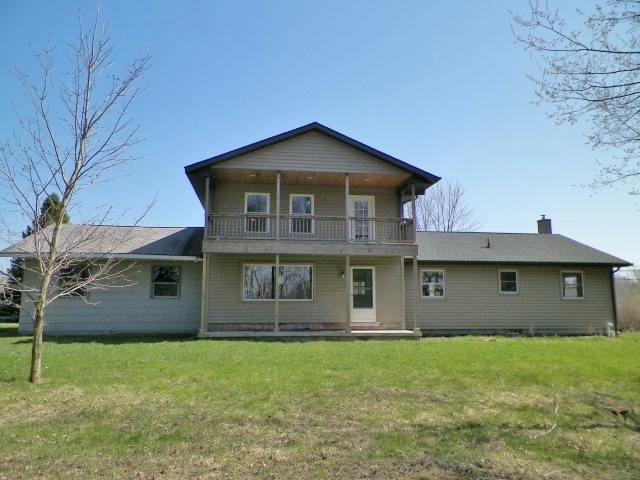 130 E Norway Lake Rd, Lapeer, MI 48446