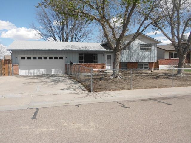 4 Armstrong Ln, Pueblo, CO 81001