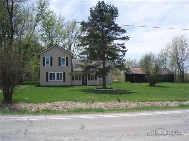 7529 Shea Rd, Fair Haven, MI 48023