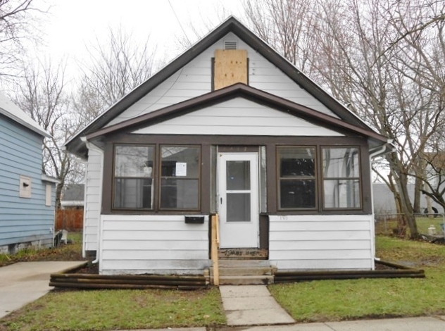 1417 Illinois Ave, Lansing, MI 48906