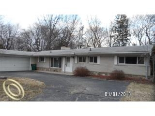 32276 Tareyton St, Farmington, MI 48334