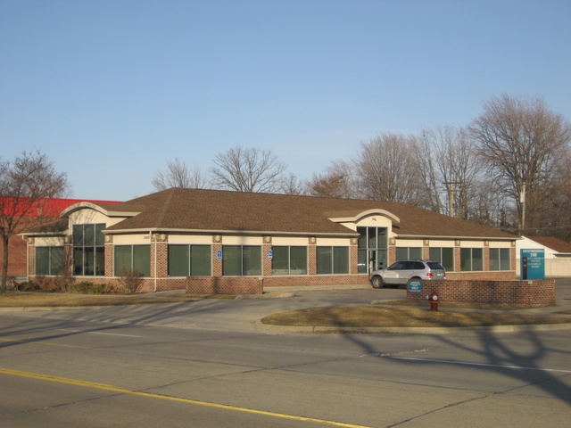 21600 HARPER AVE, Saint Clair Shores, MI 48080
