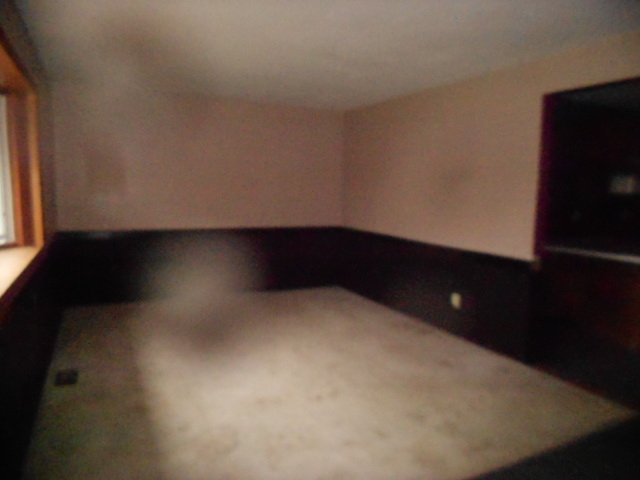 5912 Sinroll Rd, Ortonville, MI 48462