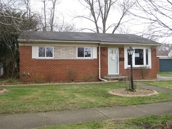 23015 Tuck Rd, Farmington, MI 48336