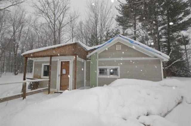 5878 Valley Rd, Alanson, MI 49706