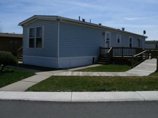 24735 Deer Creek Drive, Flat Rock, MI 48134