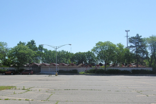 29600 Stephenson Highway, Madison Heights, MI 48071