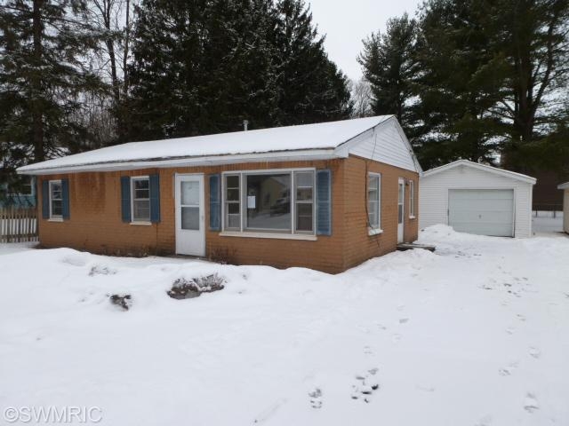 1097 East St, Muskegon, MI 49442